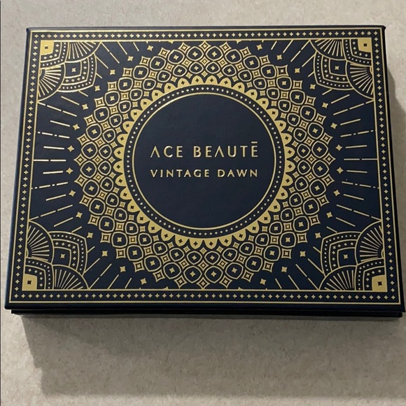 Ace Beaute Eyeshadow Pallet - Picture 2 of 6